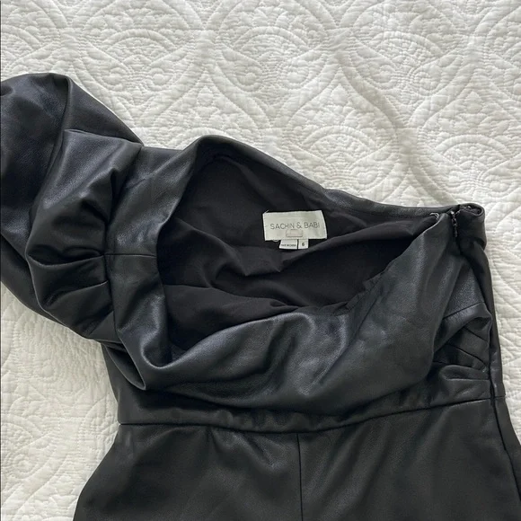 Sachin + Babi Jagger Black One-Shoulder Jumpsuit - Picture 4 of 9
